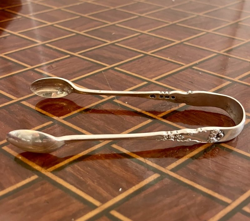 Set of Quality Antique Victorian Solid Silver Spoons and Sugar Tongs - Image 4